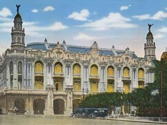 Centro Gallego de La Habana en una tarjeta postal de la época.