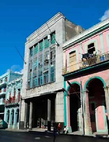 Edificio del antiguo periódico El País.